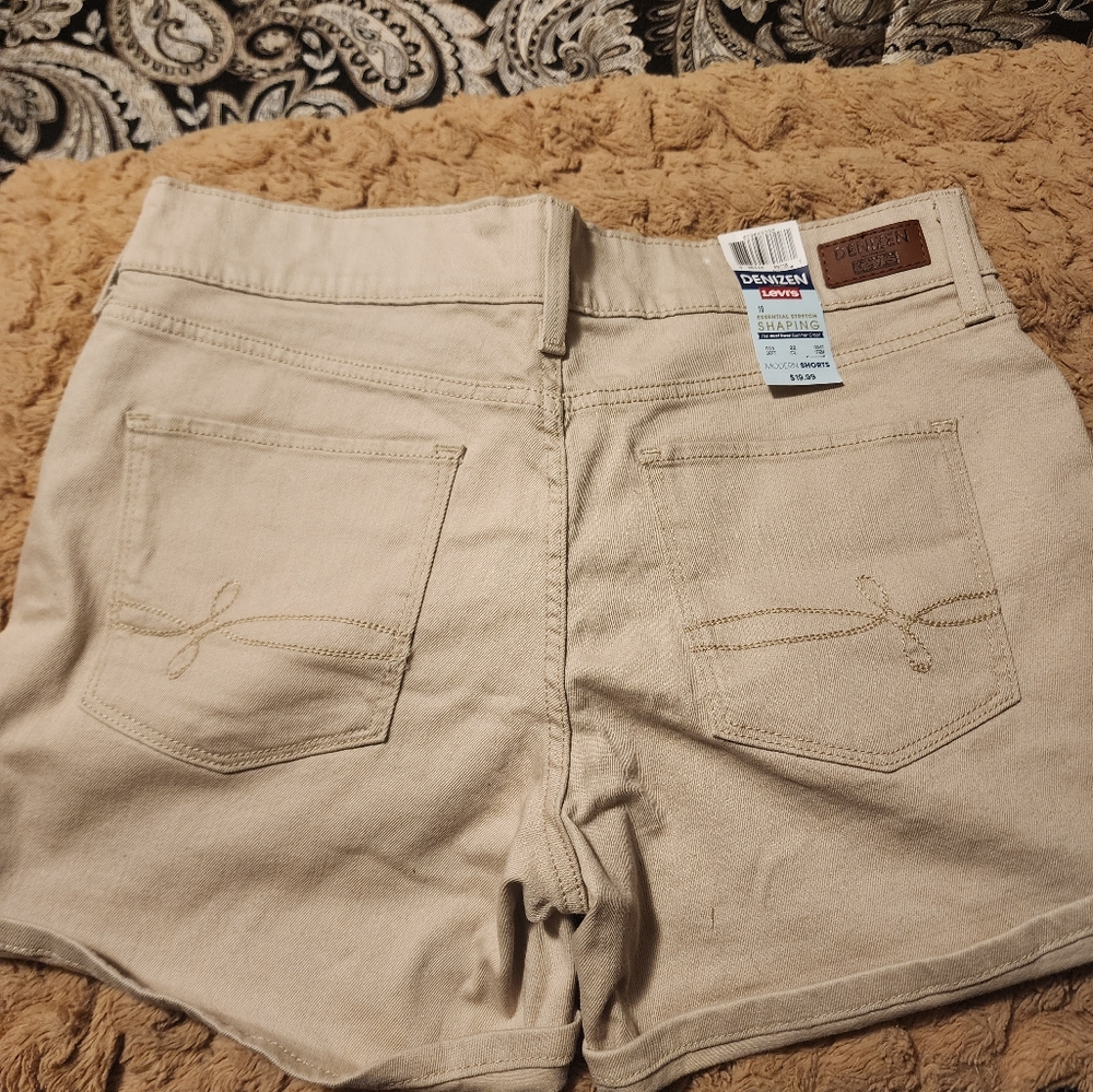 NWT levis Sz 10 Shorts - Picture 5 of 7